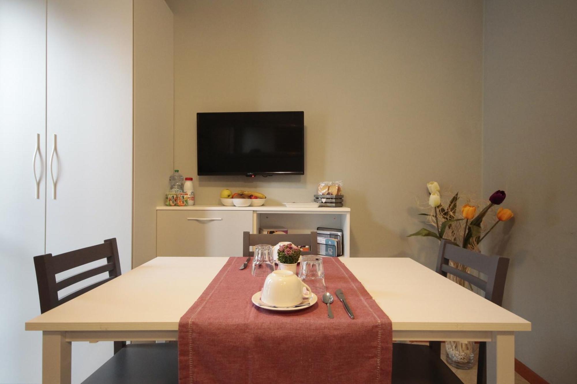 Bergamo Easy Airport Apartment ภายนอก รูปภาพ