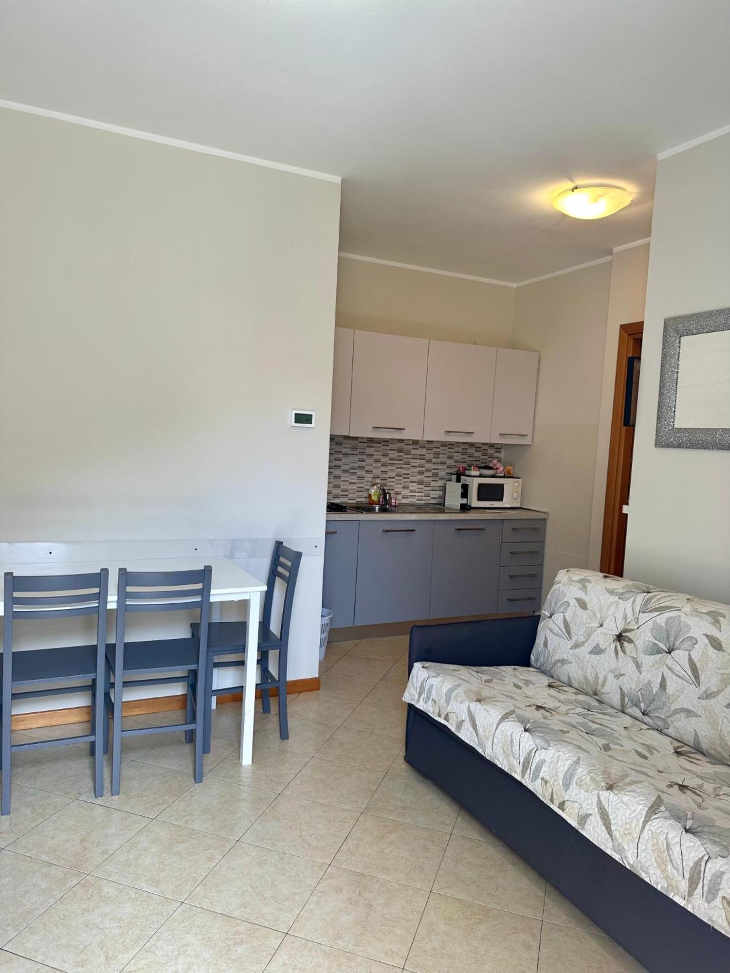 Bergamo Easy Airport Apartment ภายนอก รูปภาพ