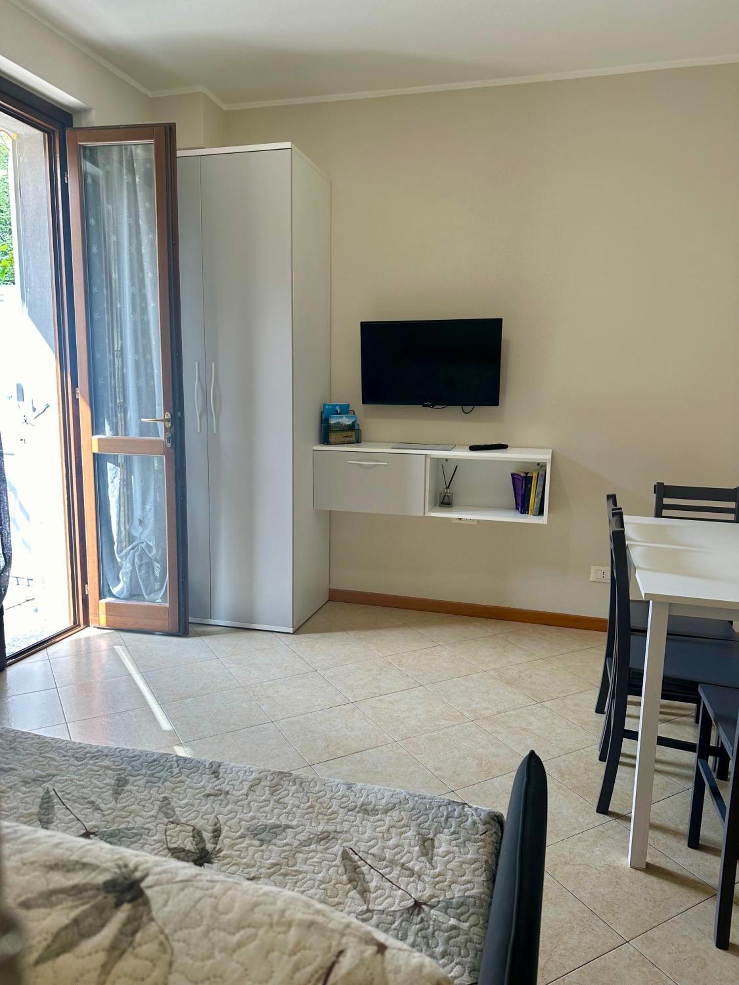 Bergamo Easy Airport Apartment ภายนอก รูปภาพ