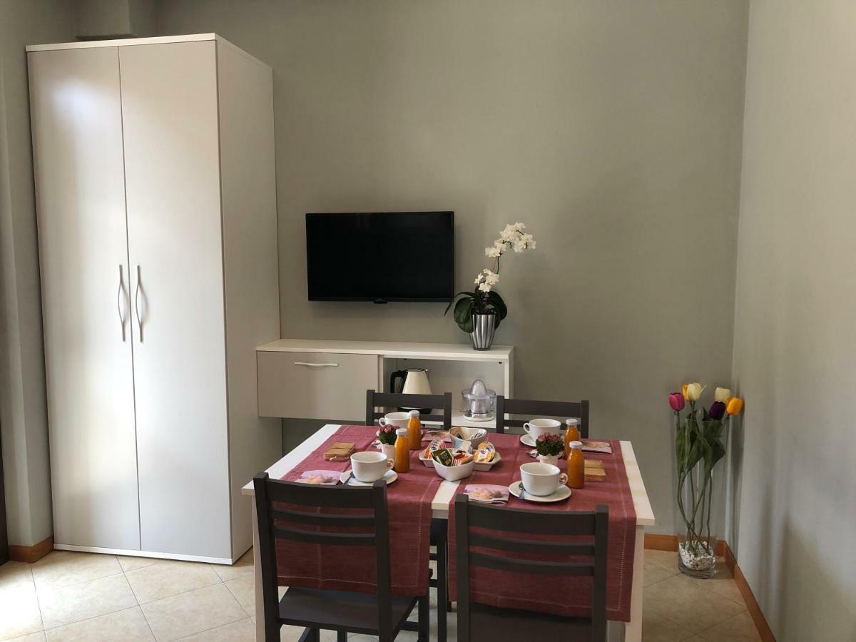 Bergamo Easy Airport Apartment ภายนอก รูปภาพ