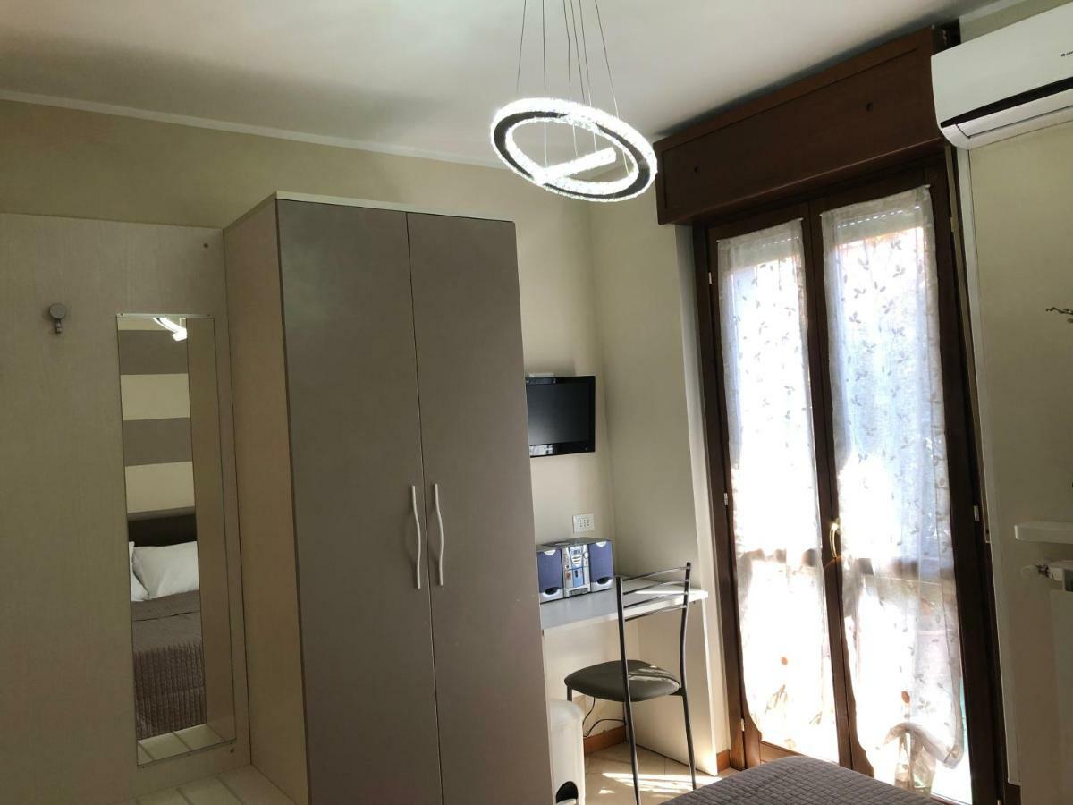 Bergamo Easy Airport Apartment ภายนอก รูปภาพ