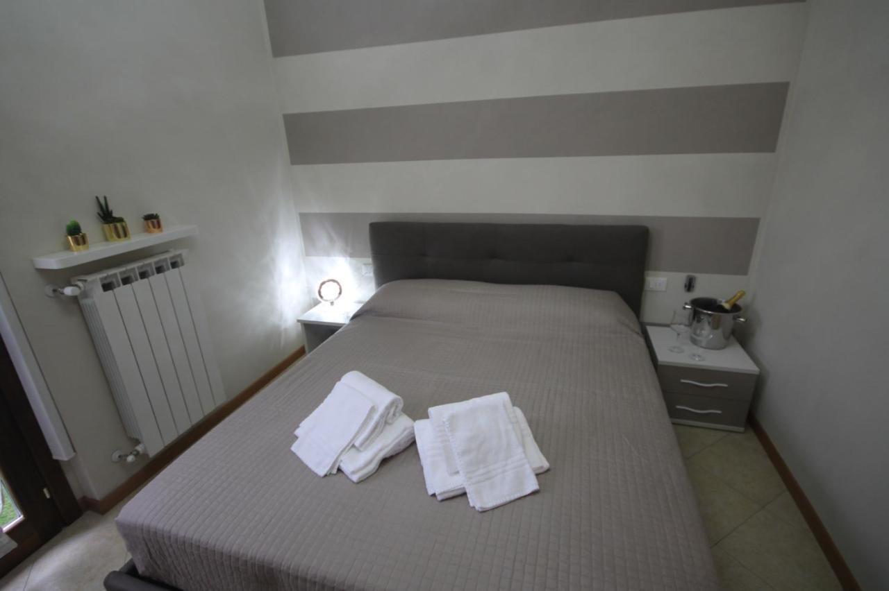 Bergamo Easy Airport Apartment ภายนอก รูปภาพ