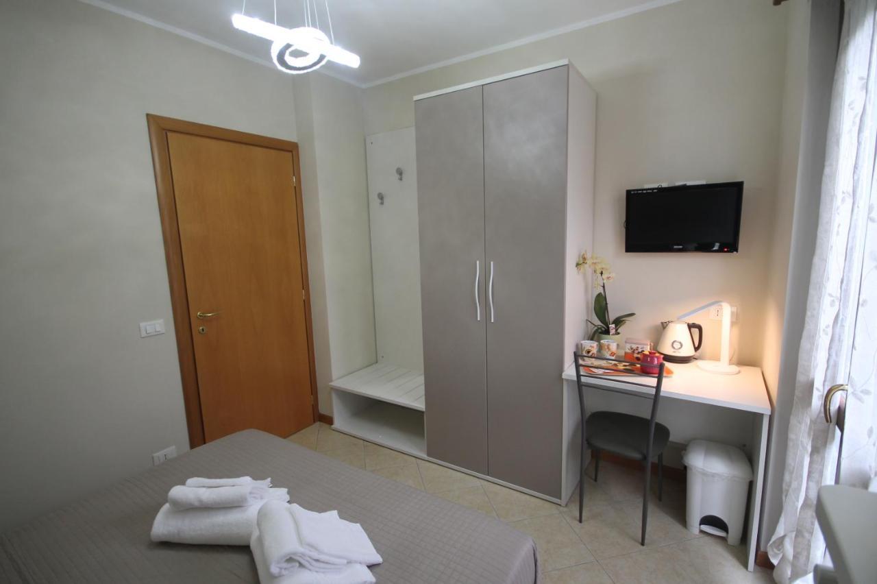 Bergamo Easy Airport Apartment ภายนอก รูปภาพ